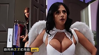 Dominantné Milfky - Ariella Ferrera A Isis Love Sa Hrajú S Hračkami