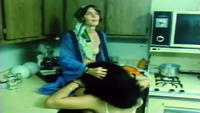 Vintage Cherry Girls: Klassisk Pornografisk Film