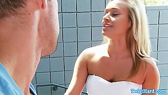 Blonde Sexbombe Kennedy Leigh Gibt Blowjob Und Bekommt Facial