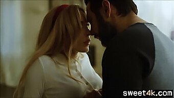 Un Romance Sensual Entre Hermanos Mayores Y Más Jóvenes En Una Casa Familiar. ¡no Te Pierdas Esta Escena Caliente Y Emocionante!