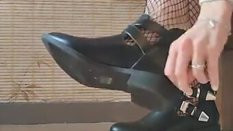 Feet Fetish Enthusiasts Rejoice: Nylon Clad Girls In Action