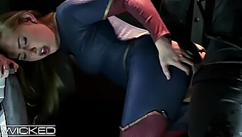 Seks Anal Intens Dengan Supergirl Dan Braniac