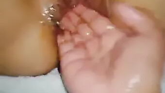 Tante Desi Mendapat 6.4 Dalam Fisting Hardcore