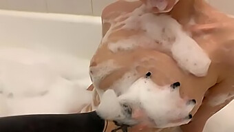 Gina Gerson'S Sensual Bath Time Experience On Webcam