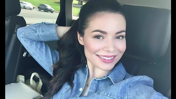 Selebriti Di Instagram: Gambar-Gambar Provokatif Miranda Cosgrove Mengarah Pada Kenikmatan Solo