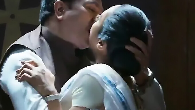 Desi Secretary Performs Oral Sex On Politician And Swallows His Semen