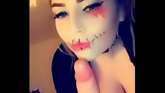 Amatööri British Babe Nauttii Pervo Halloween-Istunnon Kanssa Kasvojen Istuu Ja Suun Nautintoa