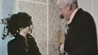 Serial Lesbian Vintage Cu Acțiune În Gât Adânc