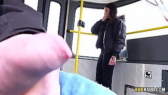 Stacy Sommers Przyłapuje Mnie Na Zaspokajaniu Się W Transporcie Publicznym