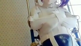 Kigurumi Model Met Vibrator