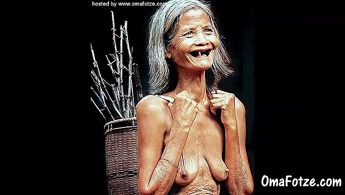 Koleksi Gambar Buatan Sendiri Yang Menampilkan Wanita Matang Berusia Lebih Dari 50 Tahun