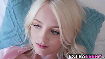 La Mujer Petite Kate Bloom Experimenta Un Gran Pene Y Recibe Un Facial